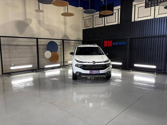 FIAT TORO 2.0 16V TURBO DIESEL VOLCANO 4WD AT9 FIAT TORO 2.0 16V TURBO DIESEL VOLCANO 4WD AT9